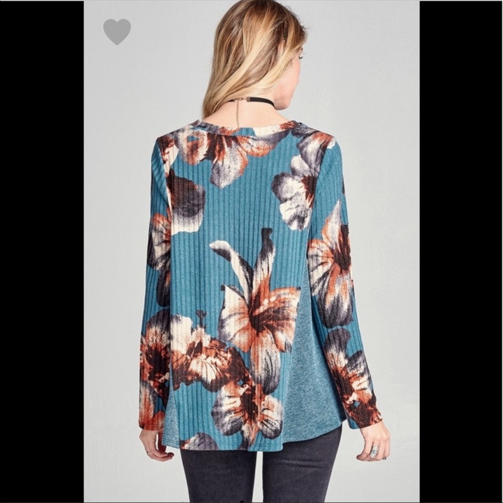 Teal Floral Top - Picture 4 of 7